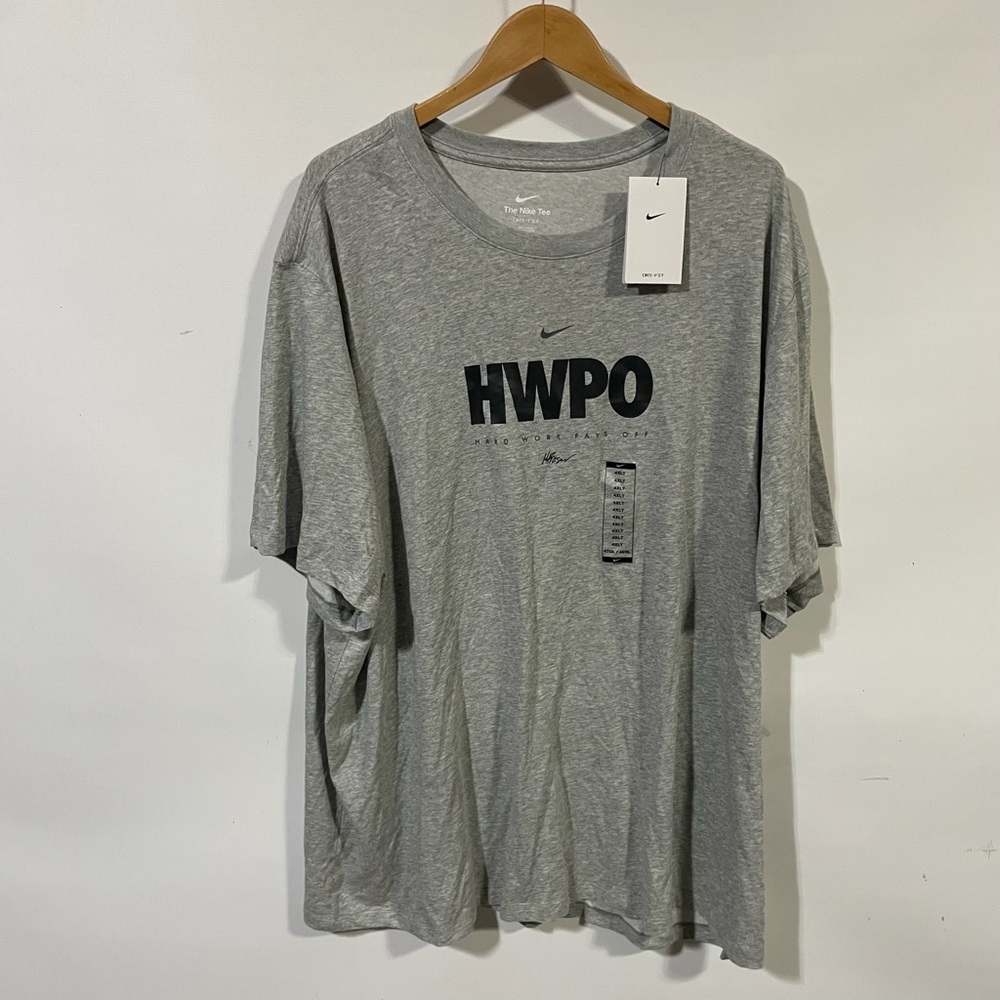 Nike Men's Gray T-Shirt